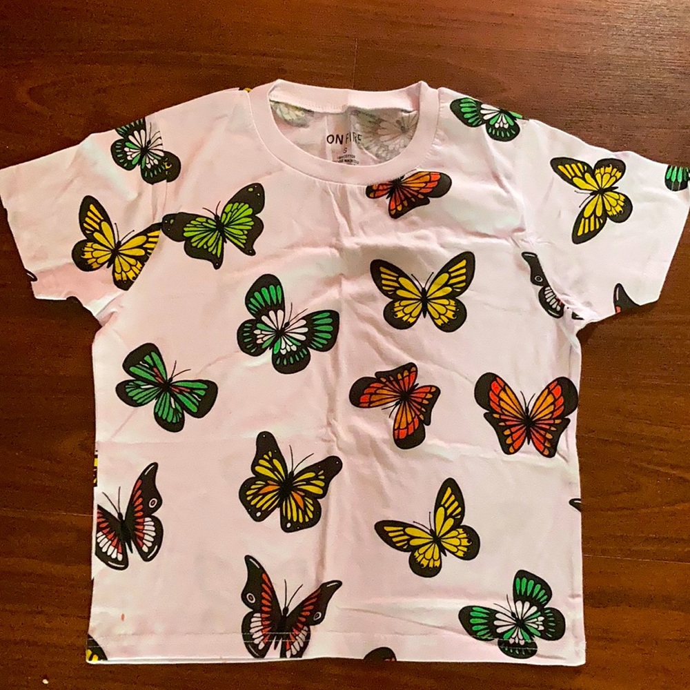 Pretty cute top, summer vibes.